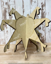 Cargar imagen en el visor de la galería, PIÑATA COLGANTE GDE MDF LANSEP26