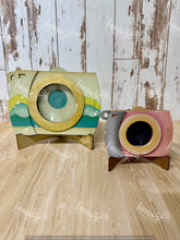 Cargar imagen en el visor de la galería, CAMARA PORTAFOTO JUEGO MDF