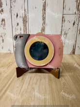 Cargar imagen en el visor de la galería, CAMARA PORTAFOTO JUEGO MDF