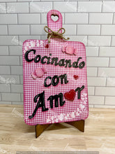 Cargar imagen en el visor de la galería, TABLA PICAR CUPCAKE MDF