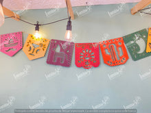 Cargar imagen en el visor de la galería, GUIA PAPEL PICADO PATRIO MDF LANSEP26