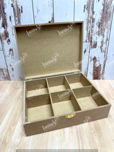 Cargar imagen en el visor de la galería, CAJA RECTANGULAR CON 6 DIVISIONES MDF LAN 2026