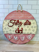 Cargar imagen en el visor de la galería, COLGANTE FELIZ DIA DEL AMOR  MDF