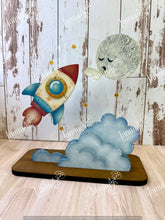 Cargar imagen en el visor de la galería, DECORATIVO INFANTIL COHETE MDF