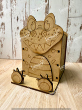 Cargar imagen en el visor de la galería, LAPICERA COCODRILO MDF